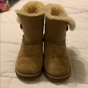 Sand bailey button uggs